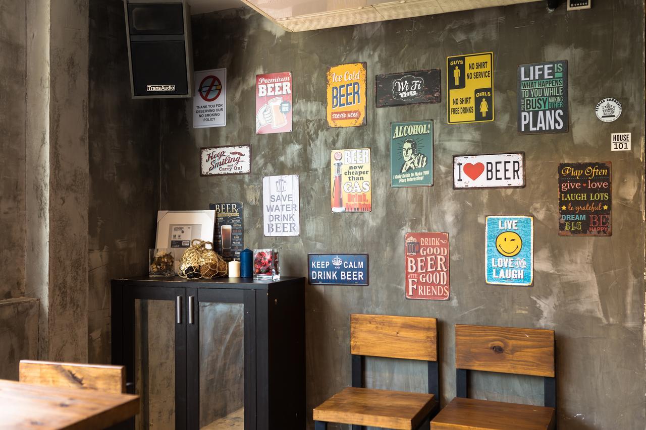 Revolution Hostel Asoke Bangkok Eksteriør bilde