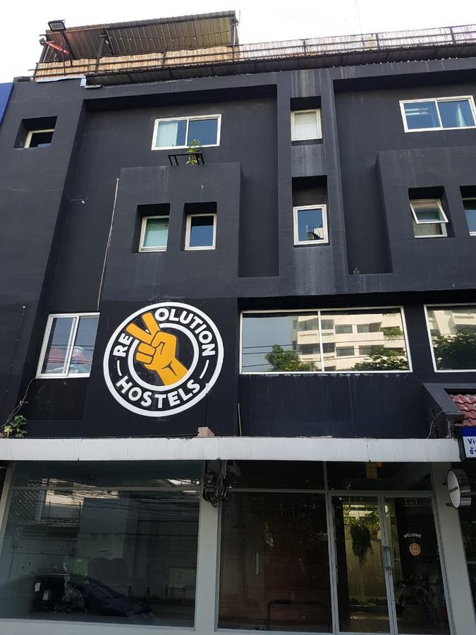 Revolution Hostel Asoke Bangkok Eksteriør bilde
